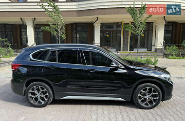 Внедорожник / Кроссовер BMW X1 2020 в 