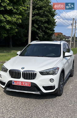 Позашляховик / Кросовер BMW X1 2018 в 