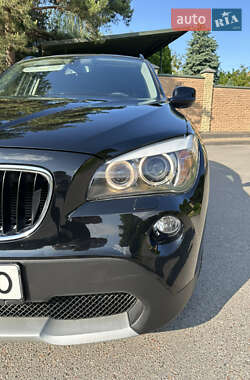 Внедорожник / Кроссовер BMW X1 2011 в 