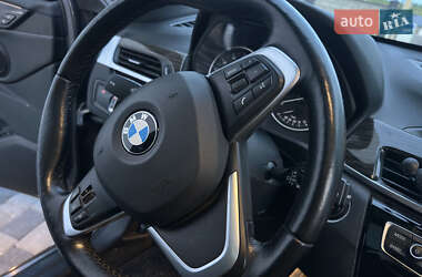 Позашляховик / Кросовер BMW X1 2016 в 