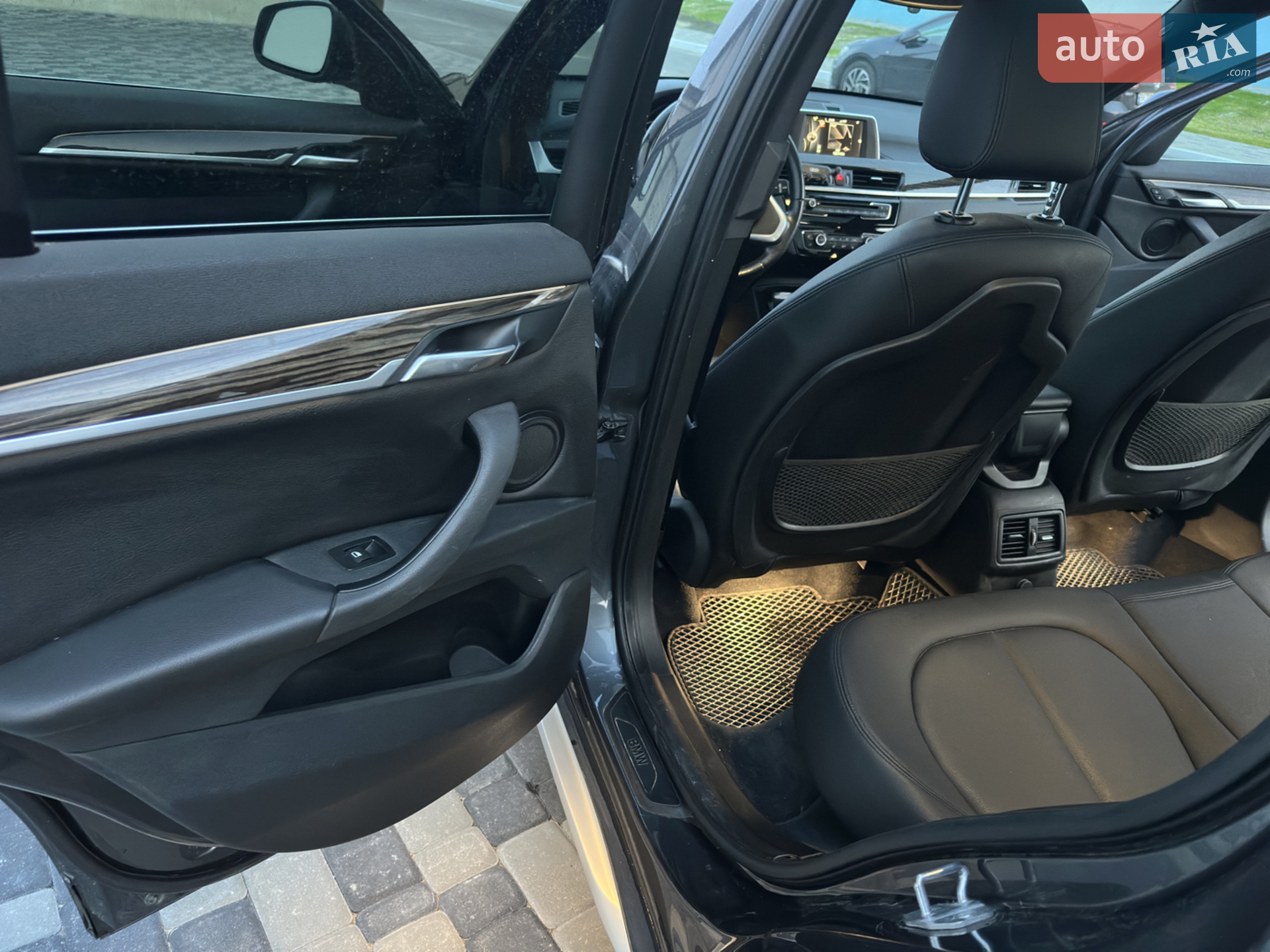 2016 BMW X1 - мініатюра 16