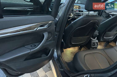 Позашляховик / Кросовер BMW X1 2016 в 