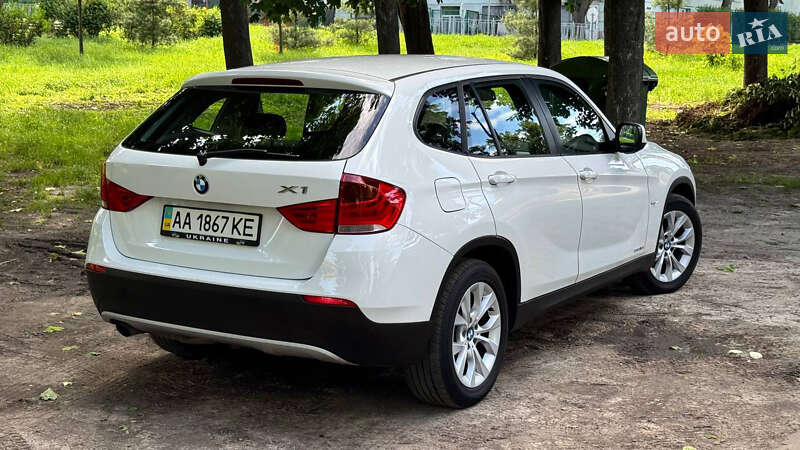 Внедорожник / Кроссовер BMW X1 2010 в Киеве