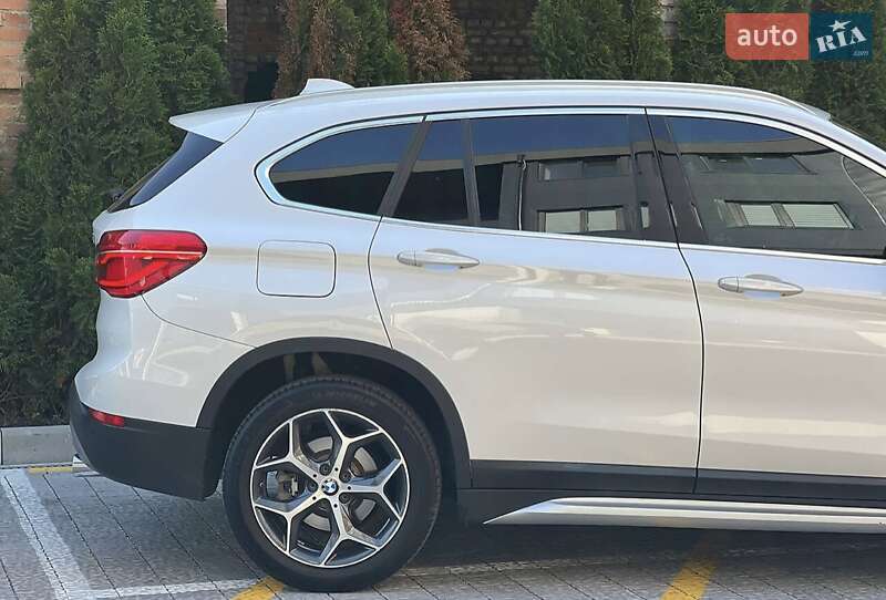 Внедорожник / Кроссовер BMW X1 2017 в 
