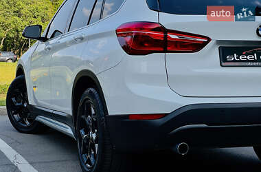 Позашляховик / Кросовер BMW X1 2016 в 