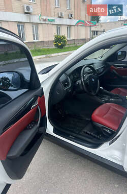 Внедорожник / Кроссовер BMW X1 2010 в 