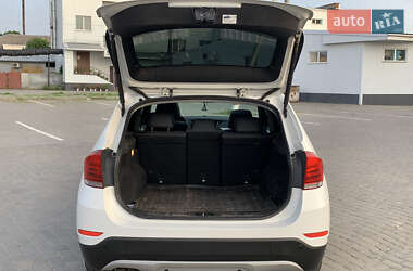 Позашляховик / Кросовер BMW X1 2015 в 