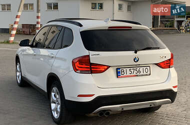 Позашляховик / Кросовер BMW X1 2015 в 