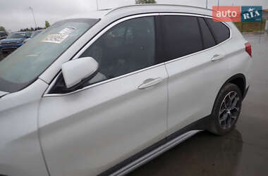 Внедорожник / Кроссовер BMW X1 2021 в 