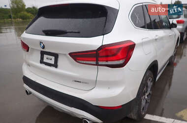 Внедорожник / Кроссовер BMW X1 2021 в 