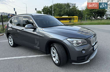 Позашляховик / Кросовер BMW X1 2014 в 