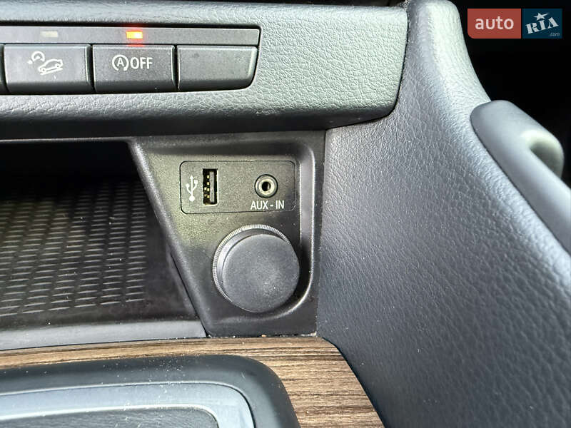 Внедорожник / Кроссовер BMW X1 2014 в Киеве