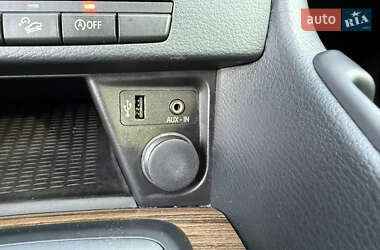 Позашляховик / Кросовер BMW X1 2014 в 