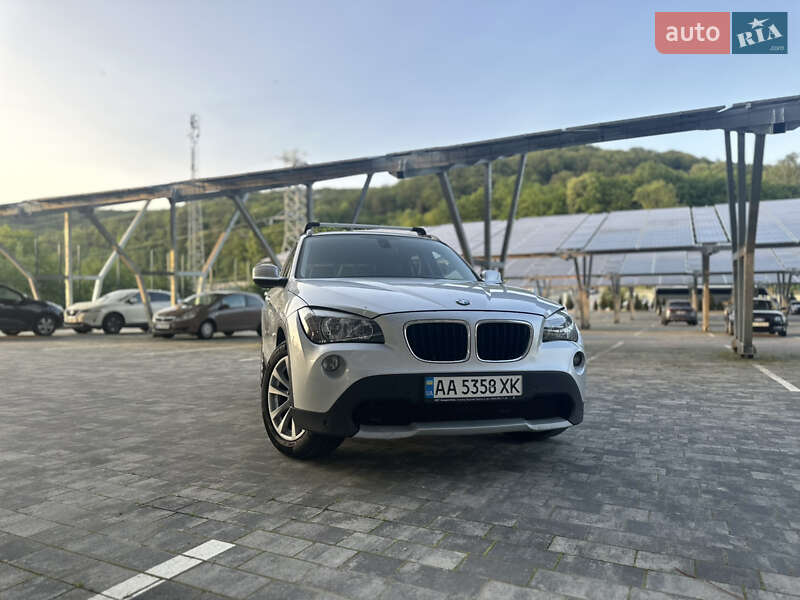 Позашляховик / Кросовер BMW X1 2009 в 