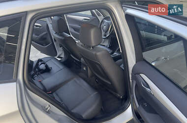 Позашляховик / Кросовер BMW X1 2009 в 