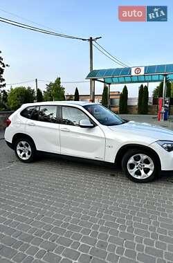 Внедорожник / Кроссовер BMW X1 2011 в 