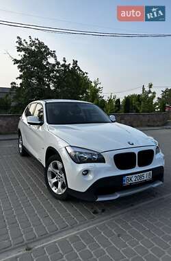 Внедорожник / Кроссовер BMW X1 2011 в 