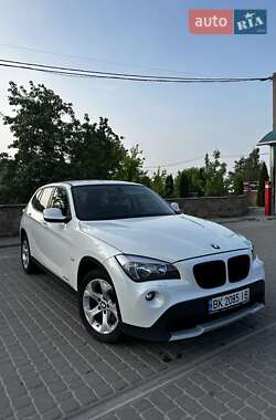 Внедорожник / Кроссовер BMW X1 2011 в 