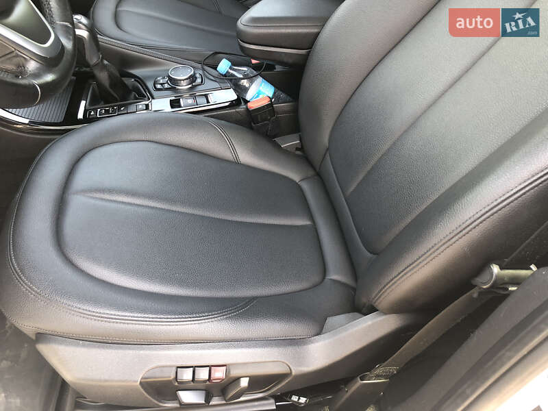 Позашляховик / Кросовер BMW X1 2016 в Харкові