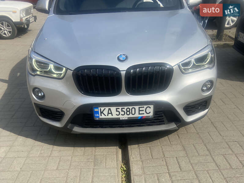 Внедорожник / Кроссовер BMW X1 2017 в 