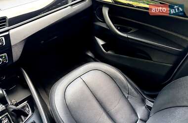 Внедорожник / Кроссовер BMW X1 2015 в 