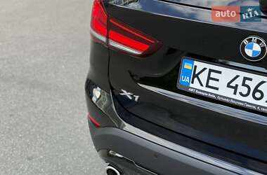 Позашляховик / Кросовер BMW X1 2020 в 