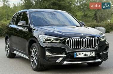 Позашляховик / Кросовер BMW X1 2020 в 