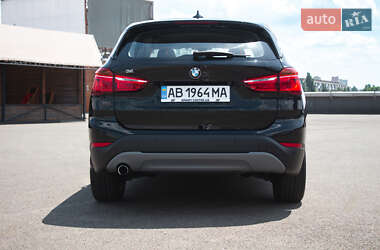Позашляховик / Кросовер BMW X1 2017 в 
