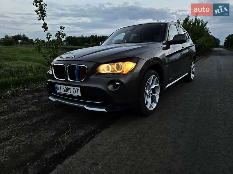 Внедорожник / Кроссовер BMW X1 2010 в 