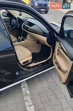 Позашляховик / Кросовер BMW X1 2014 в 