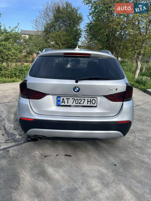 Внедорожник / Кроссовер BMW X1 2011 в Калуше