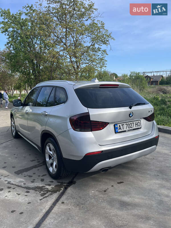 Внедорожник / Кроссовер BMW X1 2011 в Калуше