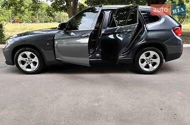 Внедорожник / Кроссовер BMW X1 2012 в 