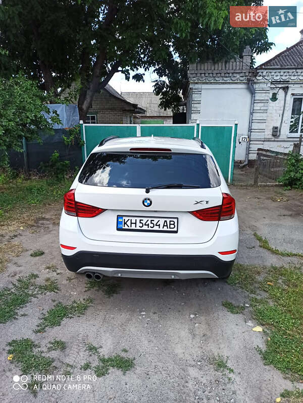 Внедорожник / Кроссовер BMW X1 2015 в Новомосковске