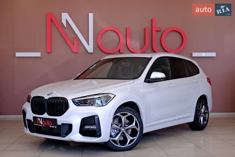 Внедорожник / Кроссовер BMW X1 2017 в 