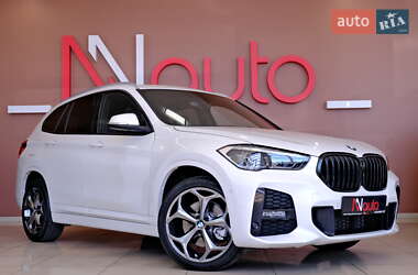 Внедорожник / Кроссовер BMW X1 2017 в 