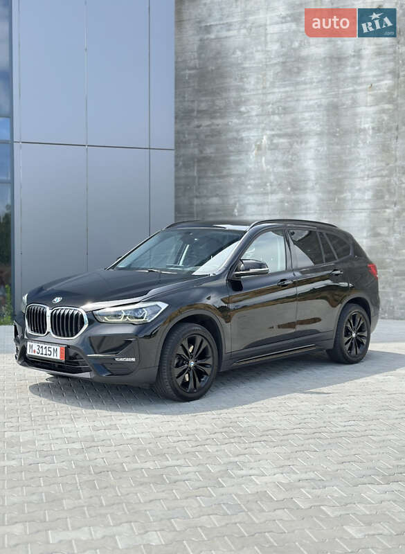 Позашляховик / Кросовер BMW X1 2021 в Чернівцях