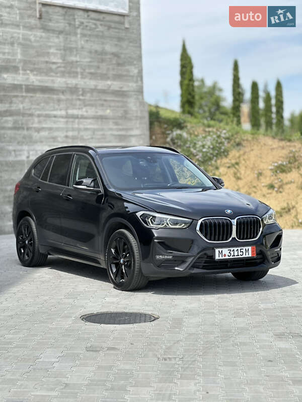 Позашляховик / Кросовер BMW X1 2021 в Чернівцях