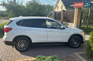 Внедорожник / Кроссовер BMW X1 2017 в 