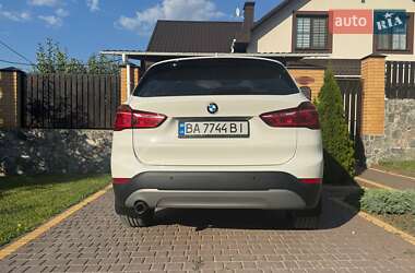 Внедорожник / Кроссовер BMW X1 2017 в 