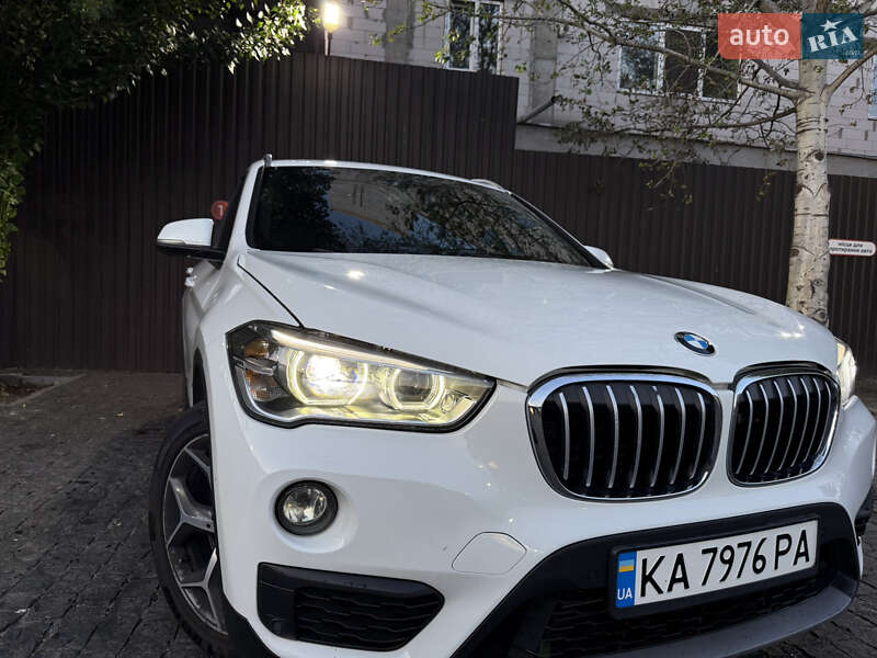 Внедорожник / Кроссовер BMW X1 2016 в Киеве