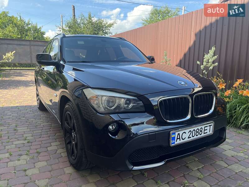 Внедорожник / Кроссовер BMW X1 2010 в Луцке