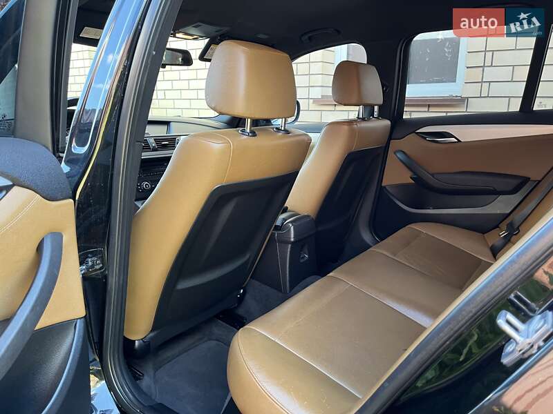 Внедорожник / Кроссовер BMW X1 2010 в Луцке