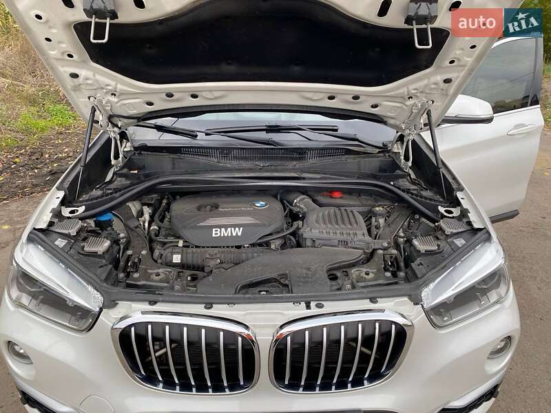 Внедорожник / Кроссовер BMW X1 2017 в Киеве