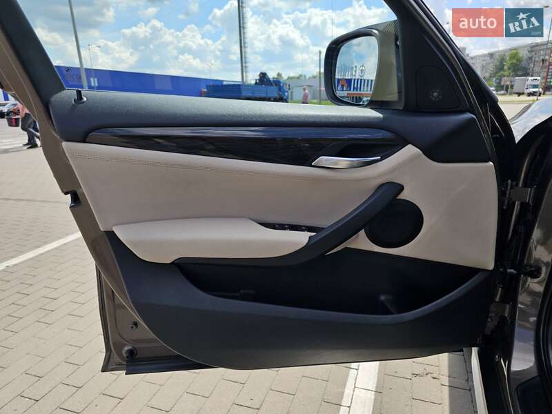 Внедорожник / Кроссовер BMW X1 2010 в Сумах