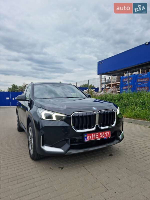 Внедорожник / Кроссовер BMW X1 2023 в Нововолынске