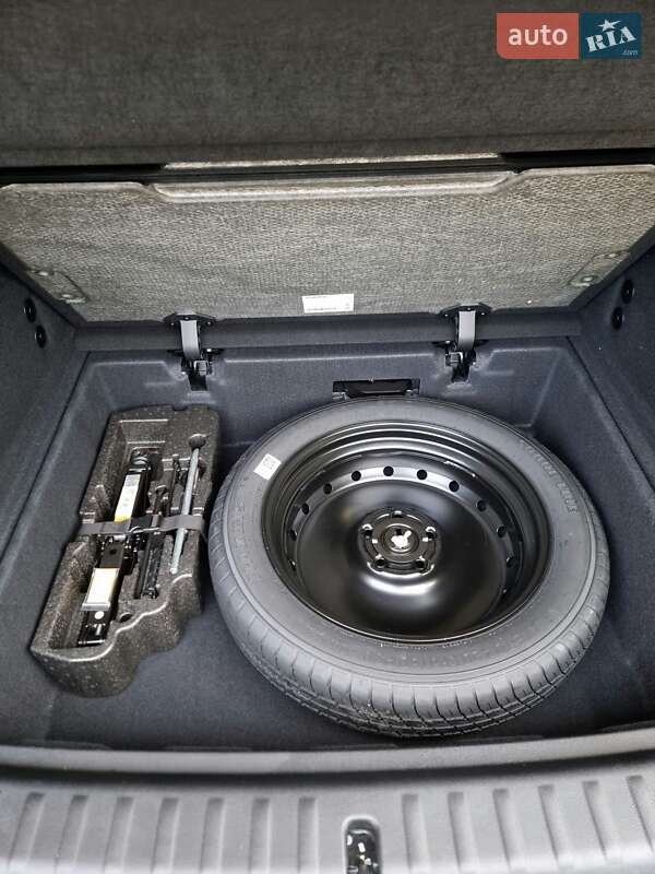 Внедорожник / Кроссовер BMW X1 2023 в Нововолынске