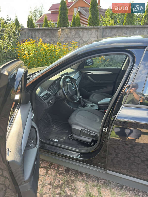 Внедорожник / Кроссовер BMW X1 2017 в Киеве