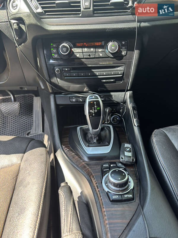 Внедорожник / Кроссовер BMW X1 2014 в Радомышле