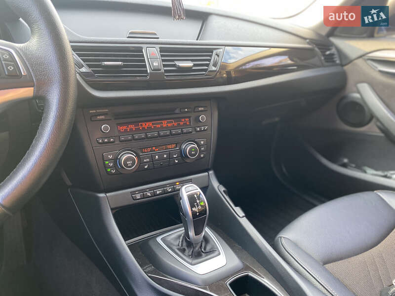Внедорожник / Кроссовер BMW X1 2013 в Луцке